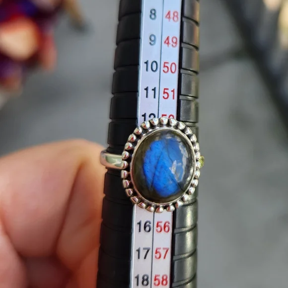 Handmade Sterling Silver 925 Oval Labradorite Ring Size 6.75 - Picture 7 of 8